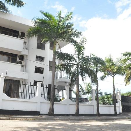 Hotel De Mag Dar es Salaam Bagian luar foto