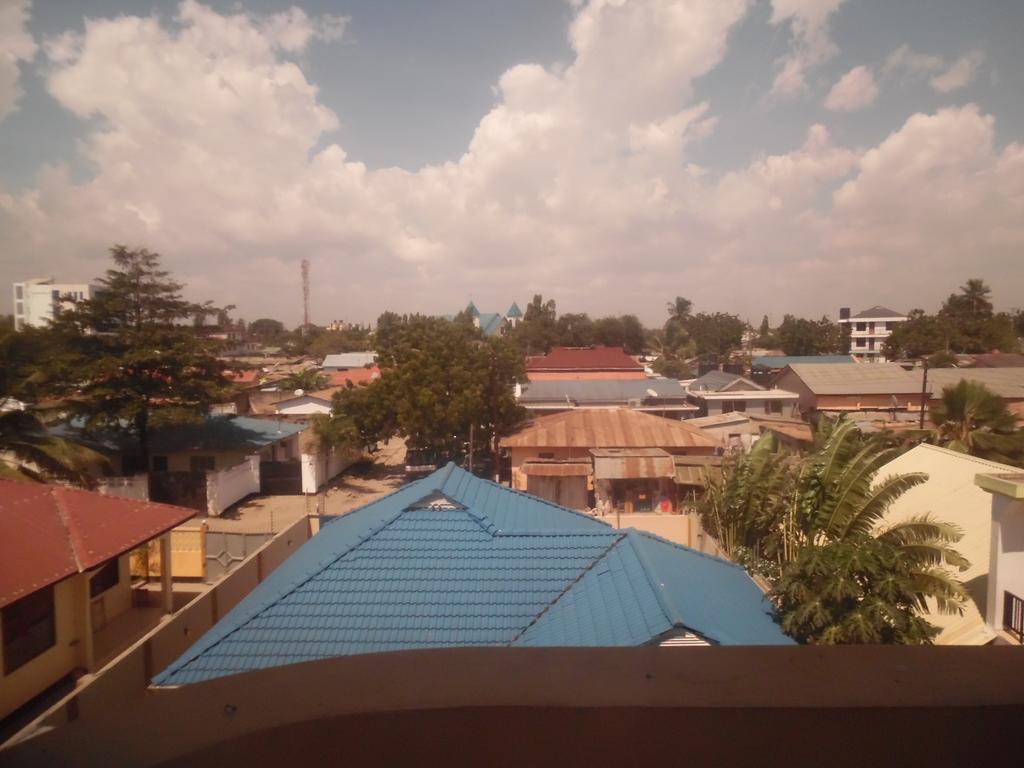 Hotel De Mag Dar es Salaam Bagian luar foto
