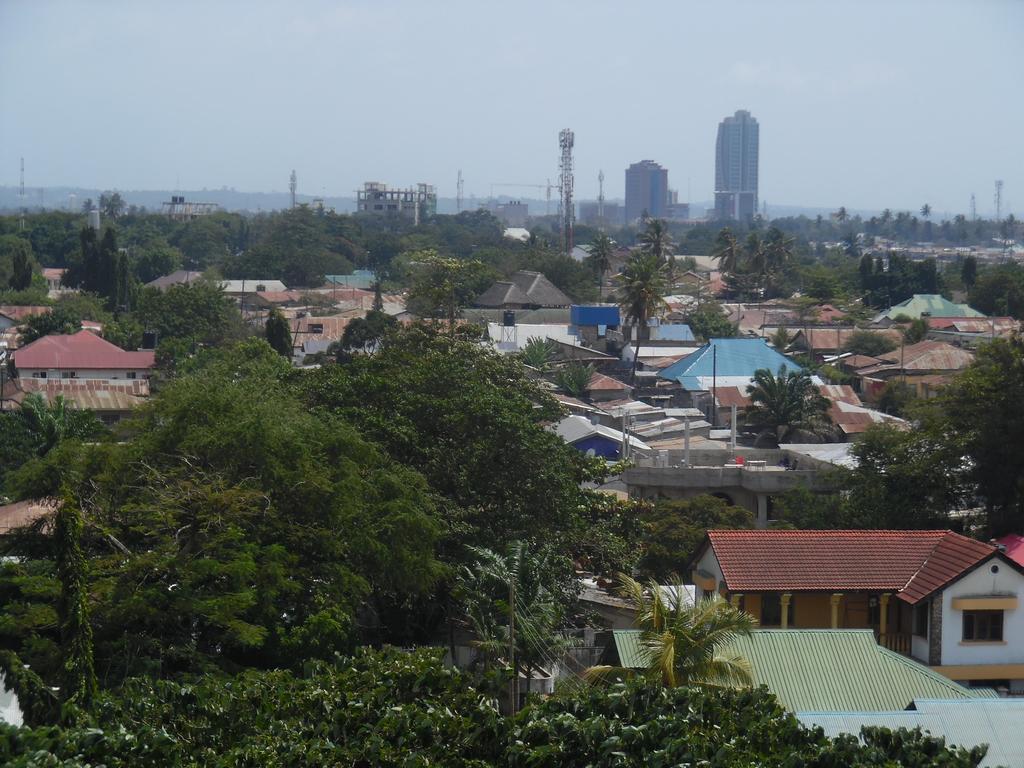 Hotel De Mag Dar es Salaam Bagian luar foto
