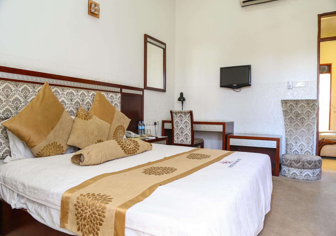 Hotel De Mag Dar es Salaam Bagian luar foto