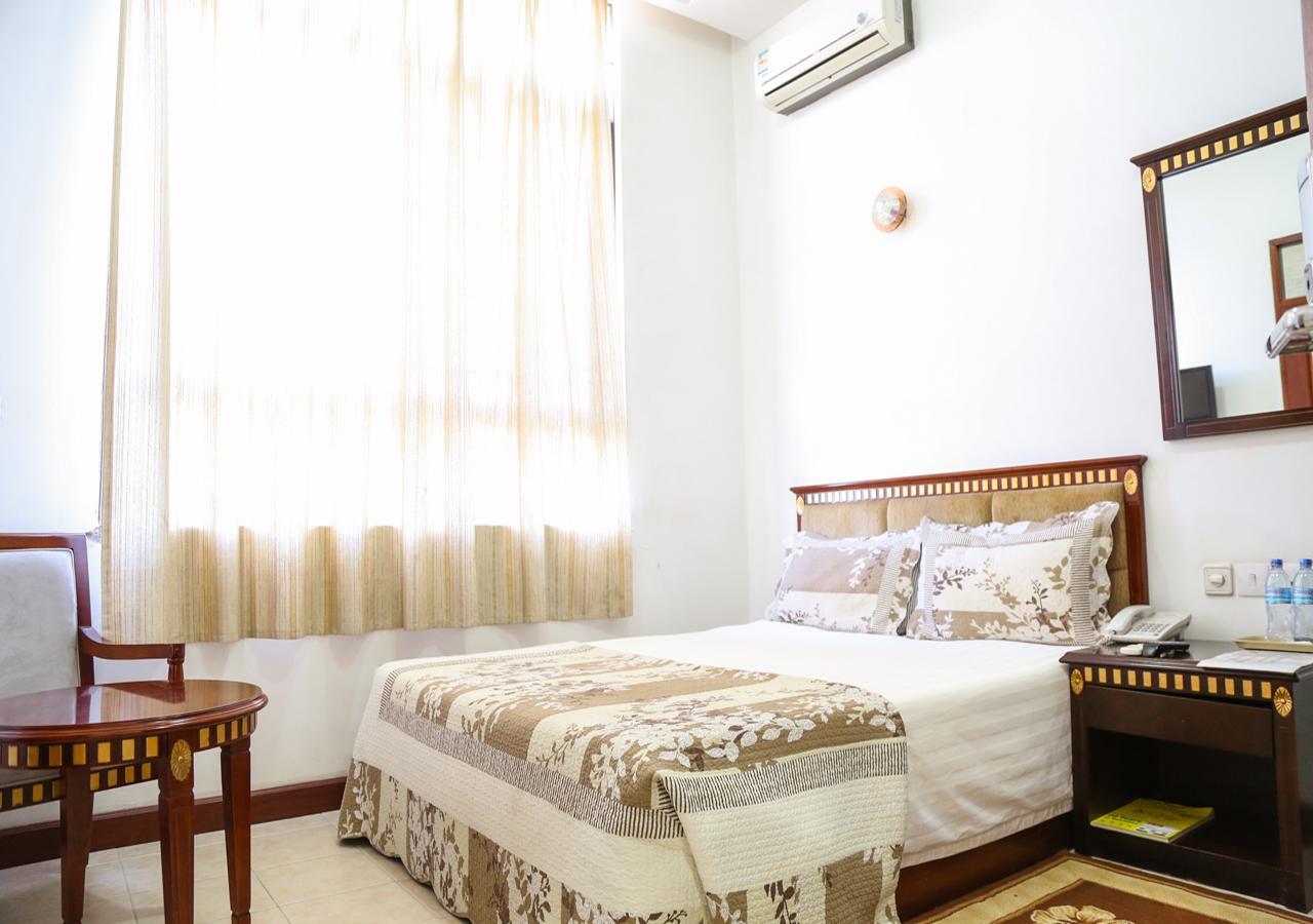 Hotel De Mag Dar es Salaam Bagian luar foto