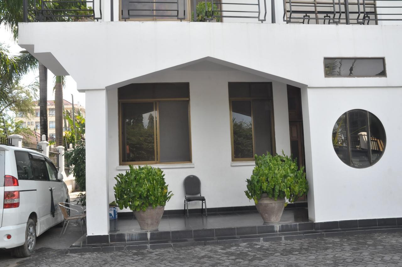 Hotel De Mag Dar es Salaam Bagian luar foto
