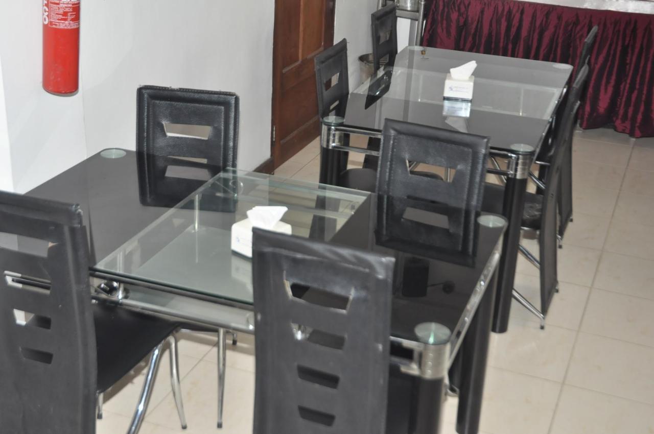 Hotel De Mag Dar es Salaam Bagian luar foto