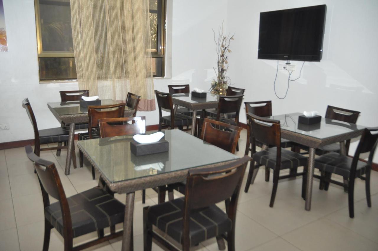 Hotel De Mag Dar es Salaam Bagian luar foto